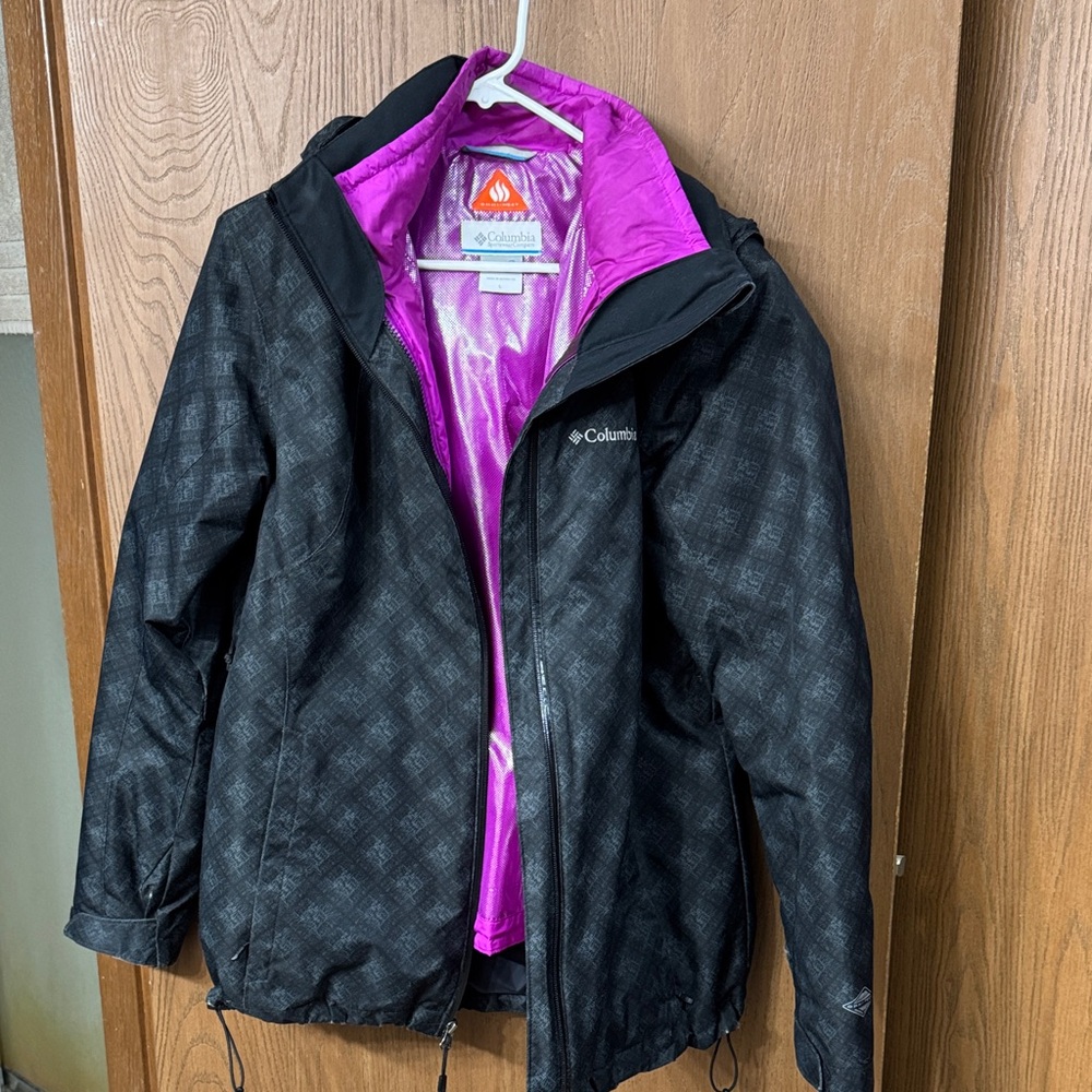 Columbia winter coat in Black with Purple removable Lining